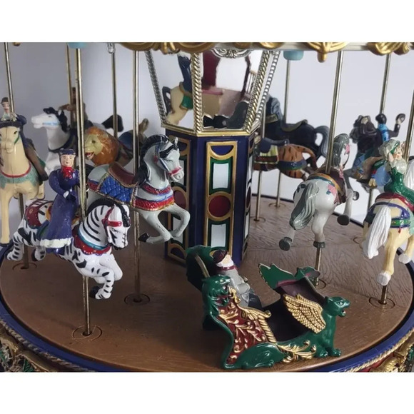 Vintage Mr Christmas Holiday Around The Carousel Music Lights Action - Picture 4 of 14